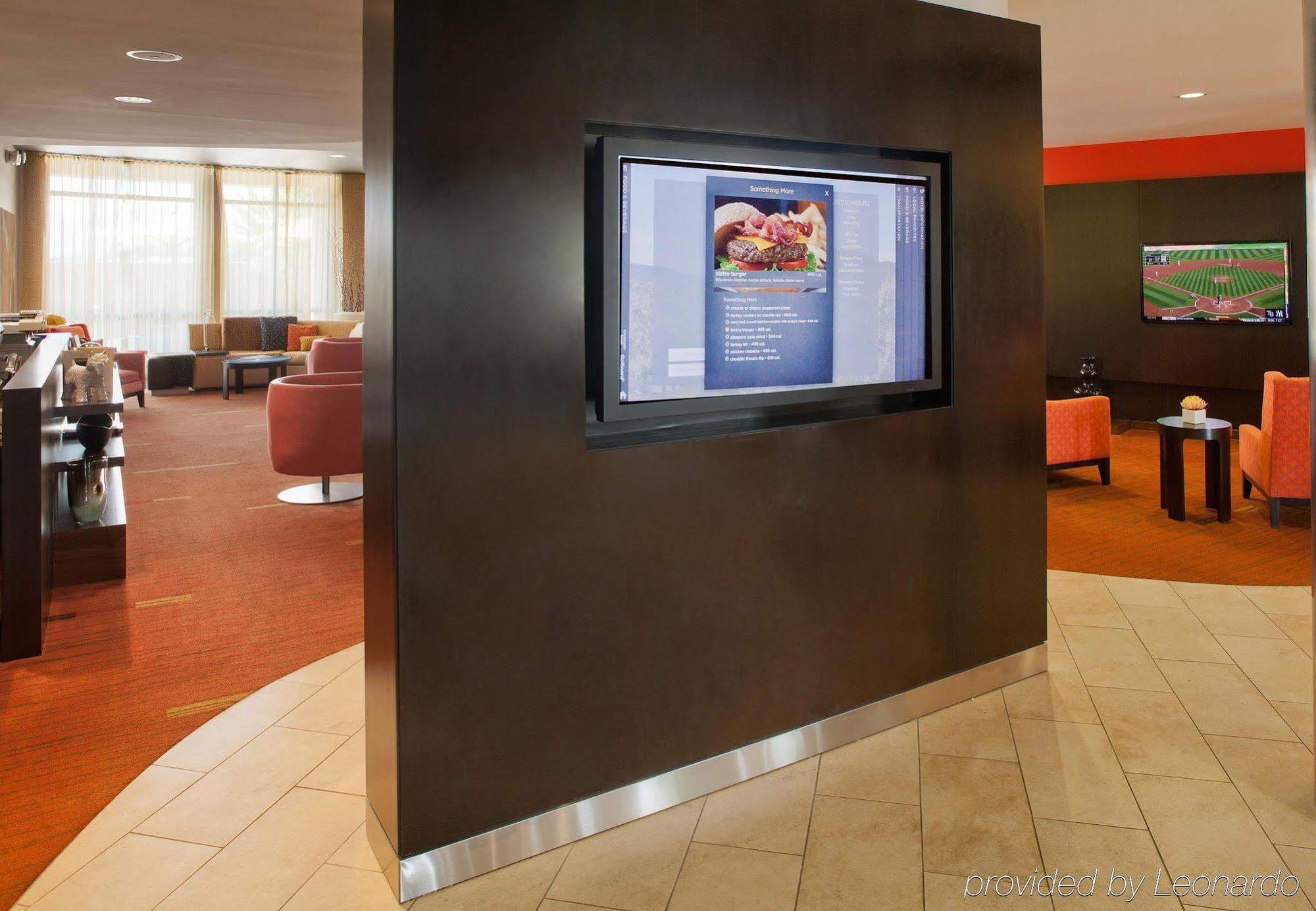 Отель Courtyard Medford Airport Экстерьер фото